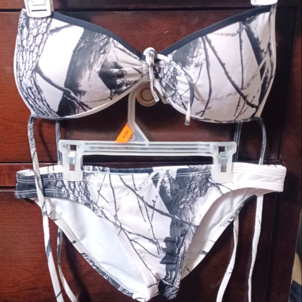 Swim suit